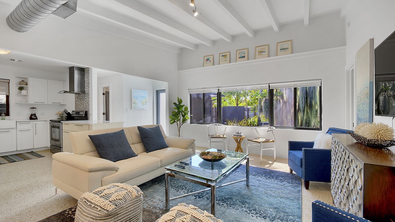 Photo of Livingroom in Poinsettia Heights