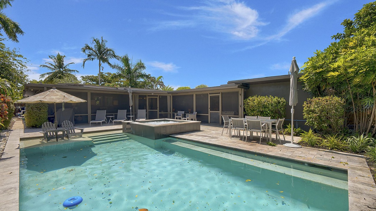 Photo of Outdoor in Poinsettia Heights