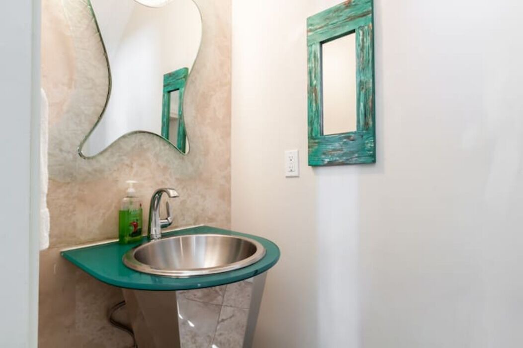 Photo of Bathroom in Harbordale