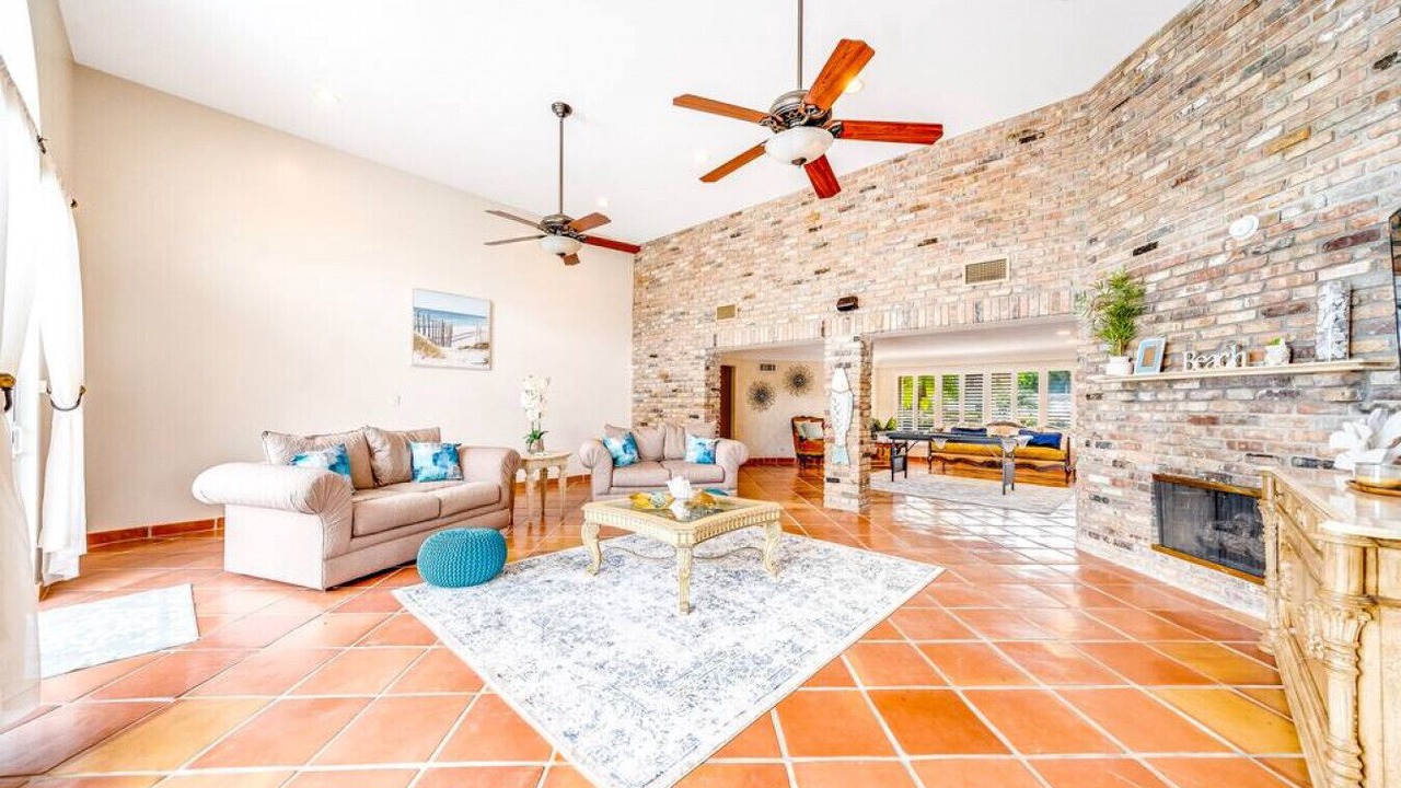 Photo of Livingroom in Pompano Isles