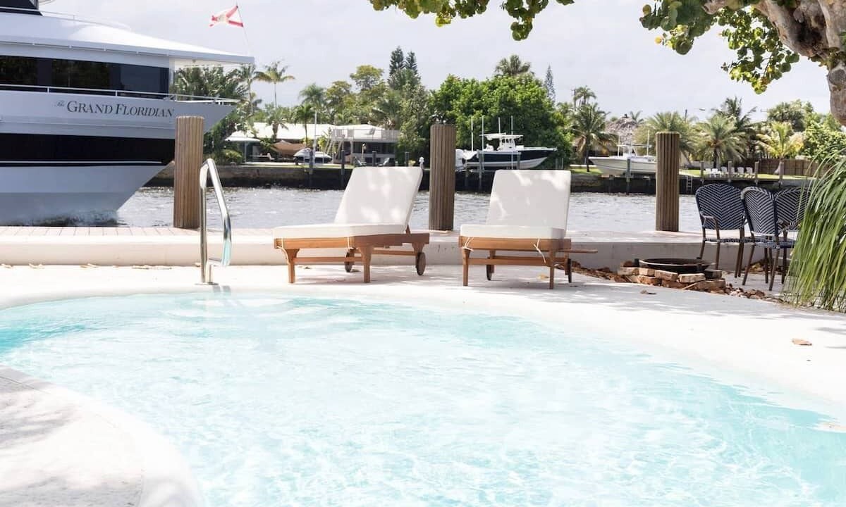 Photo of Outdoor in Santa Barbara Estates