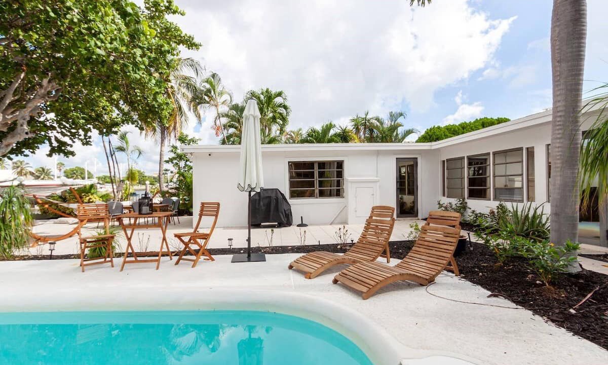 Photo of Outdoor in Santa Barbara Estates