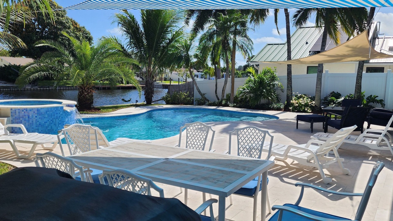 Photo of Outdoor in Tropic Palms