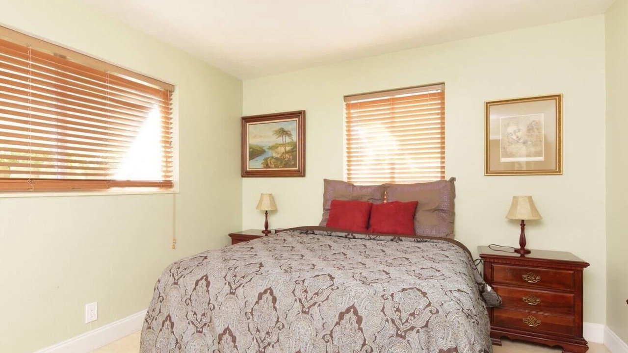 Photo of Bedroom in Royal Poinciana