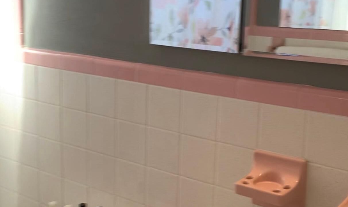 Photo of Bathroom in Royal Poinciana