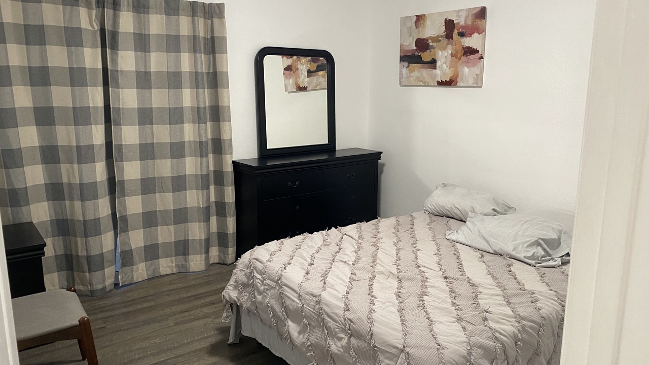 Photo of Bedroom in Warner Center