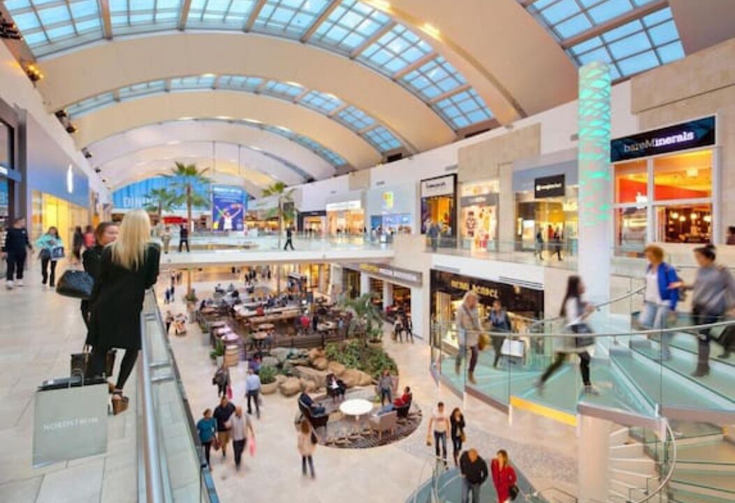 Photo of Others in Warner Center
