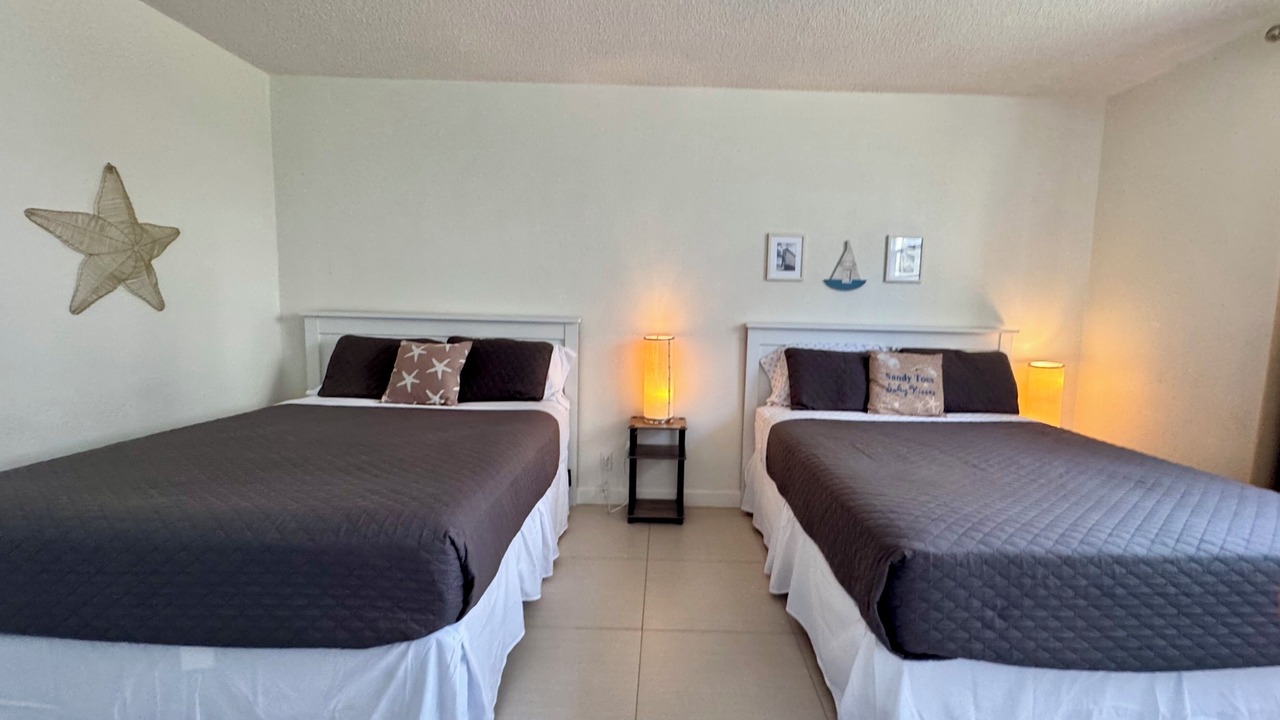 Photo of Bedroom in Hollywood South Central Beach