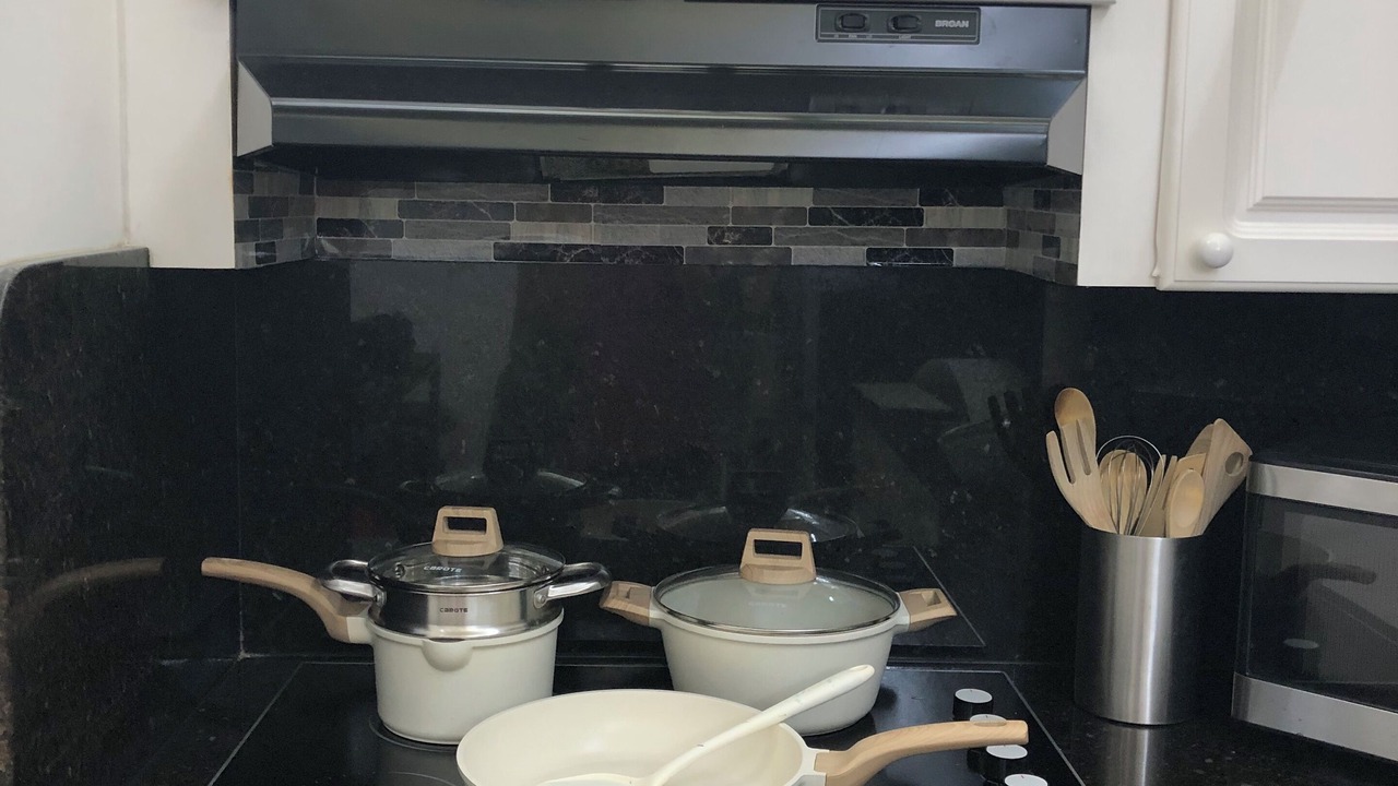 Photo of Kitchen in Hollywood South Central Beach