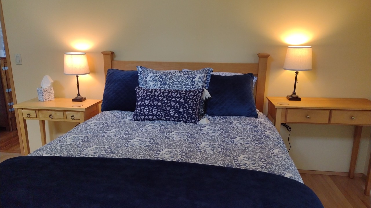 Photo of Bedroom in Lakeside