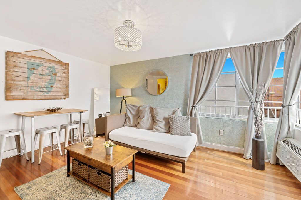 Photo of Livingroom in South Beach