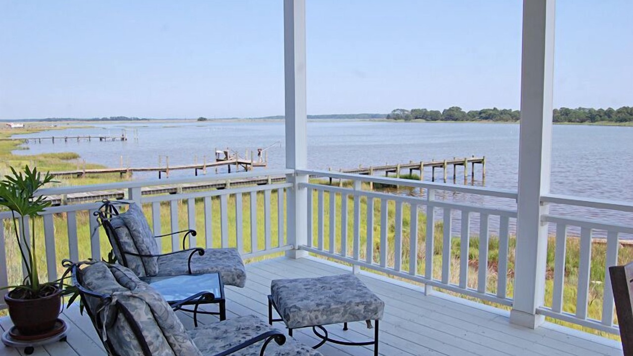 Photo of Patio Balcony in Deep Hole