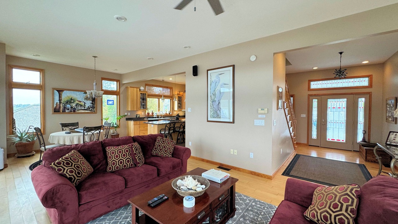 Photo of Livingroom in Deep Hole