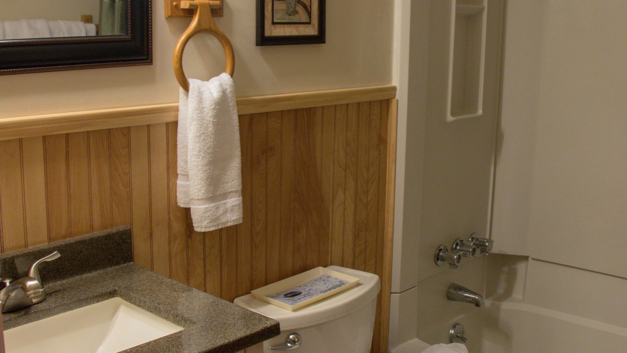 Photo of Bathroom in Edray