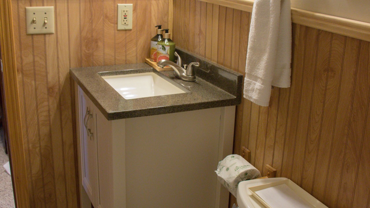 Photo of Bathroom in Edray