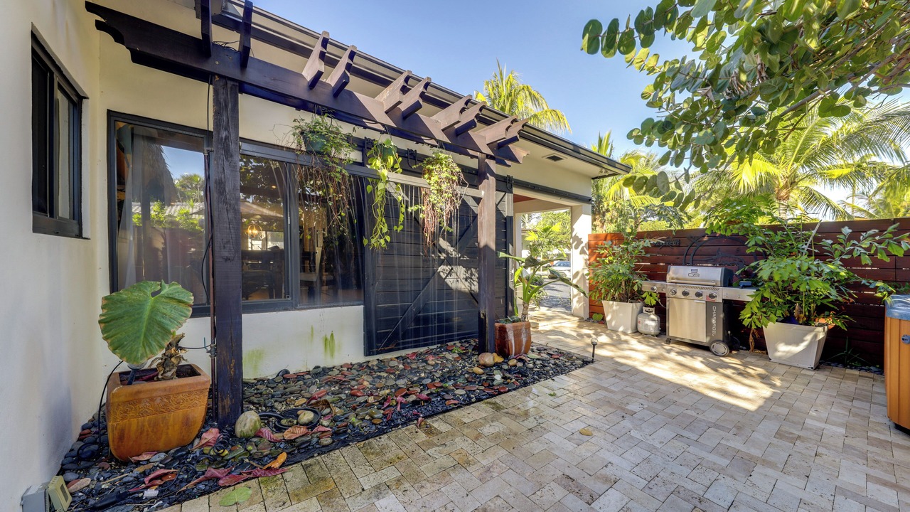 Photo of Patio Balcony in Santa Barbara Estates