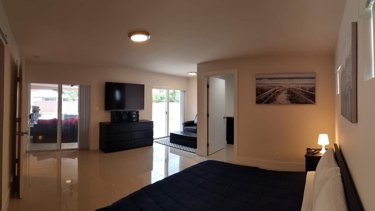 Photo of Bedroom in Coral Springs