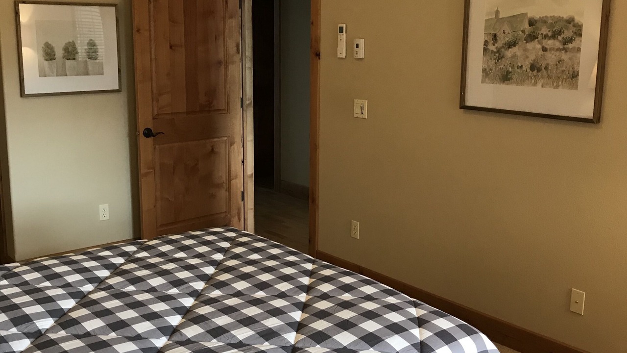 Photo of Bedroom in Lakeside