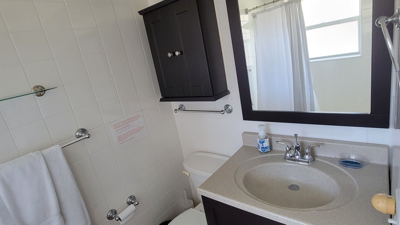 Photo of Bathroom in Harbor Village