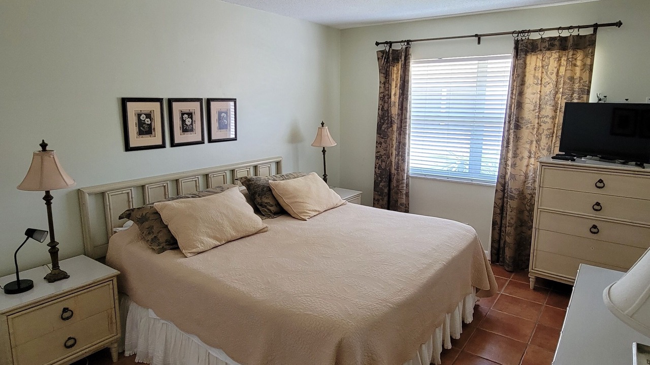 Photo of Bedroom in Harbor Village