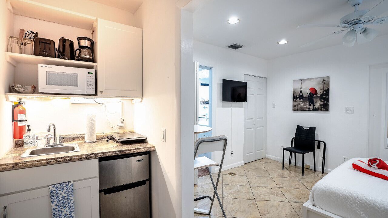 Photo of Bedroom in Hendricks and Venice Isles