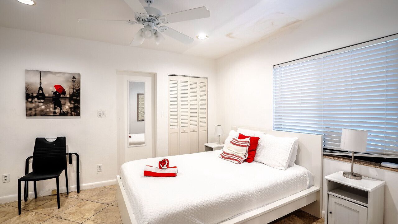 Photo of Bedroom in Hendricks and Venice Isles