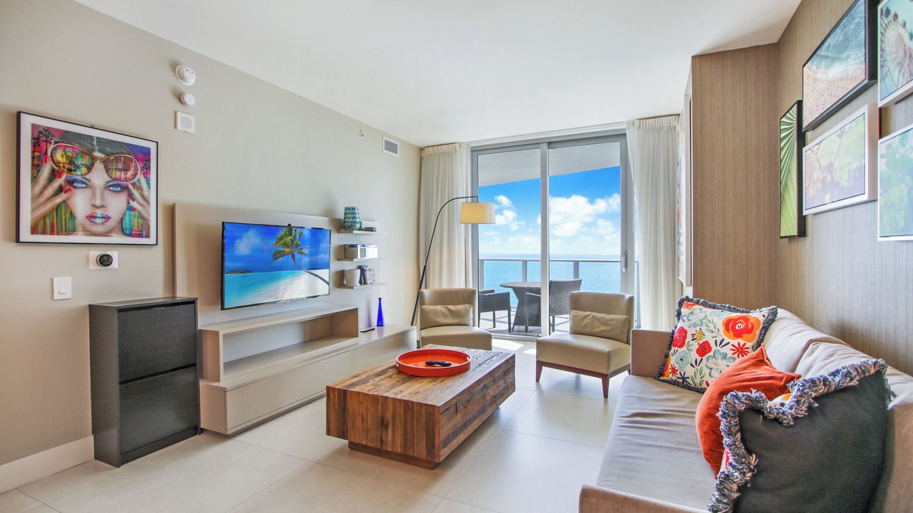 Photo of Livingroom in Hollywood South Central Beach