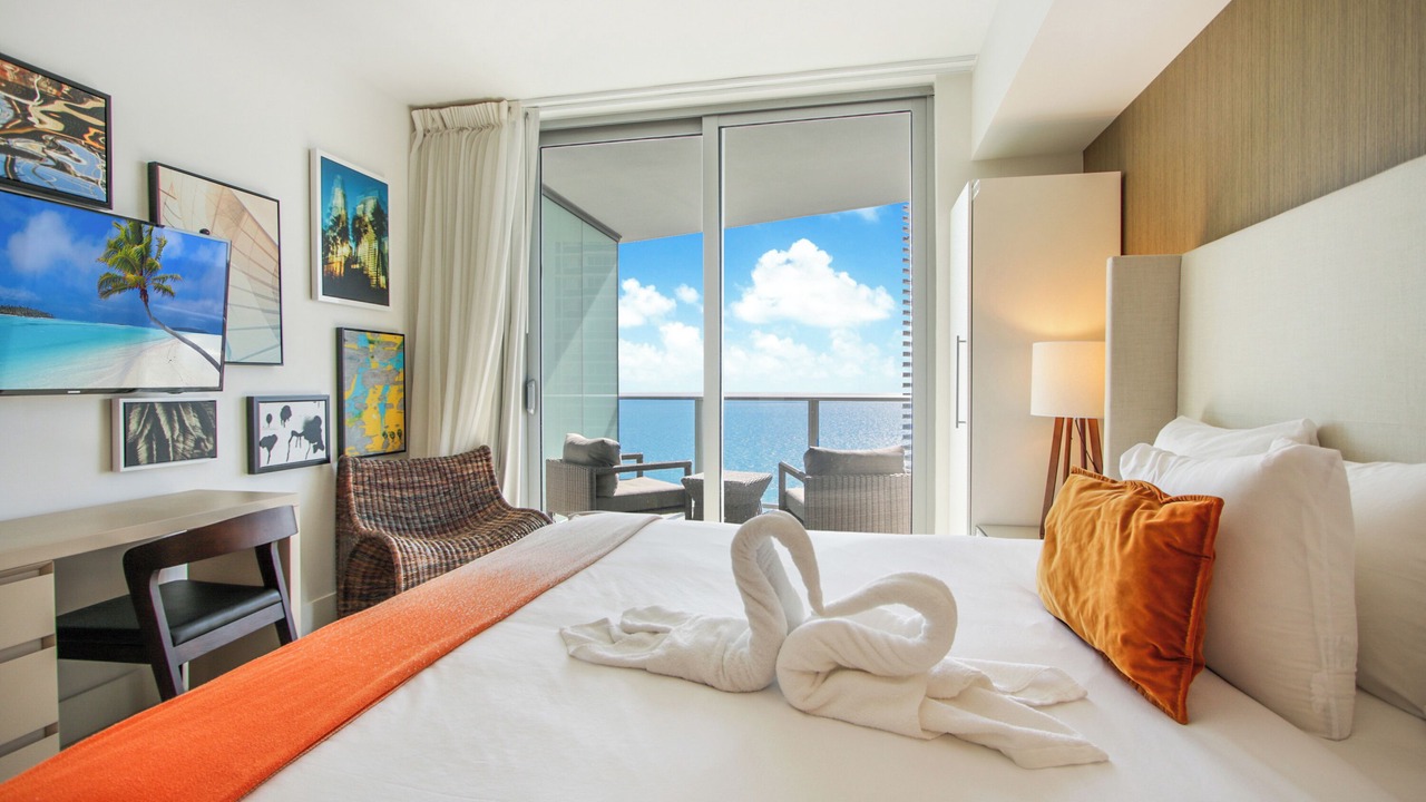 Photo of Bedroom in Hollywood South Central Beach
