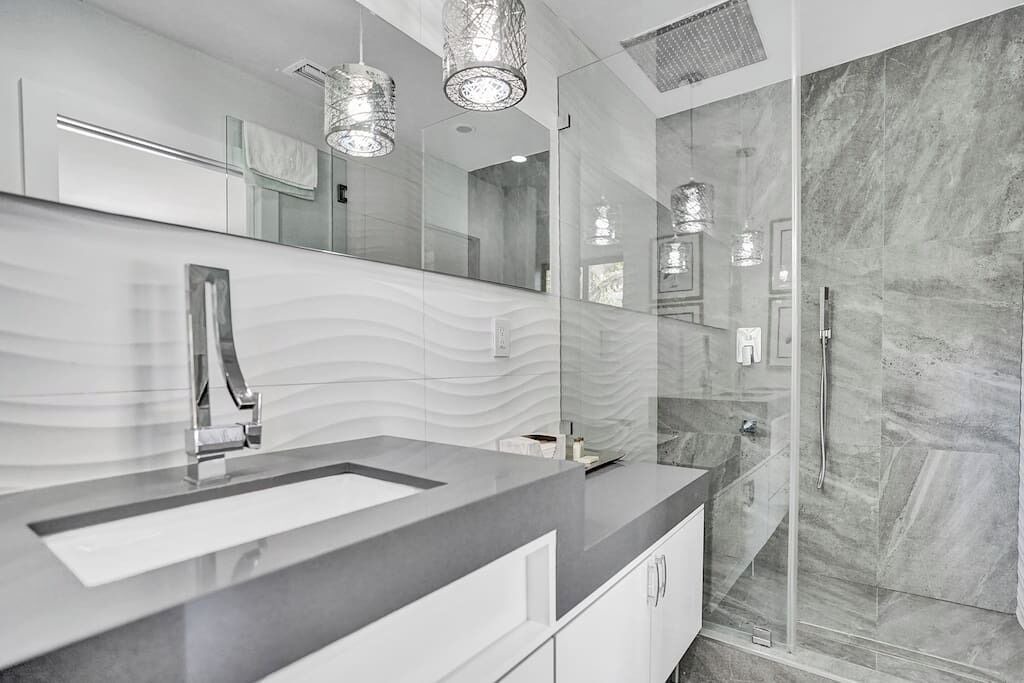 Photo of Bathroom in Hollywood Lakes