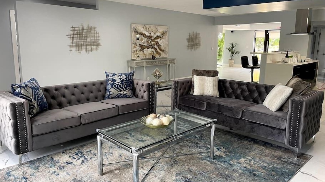 Photo of Livingroom in Hollywood Lakes