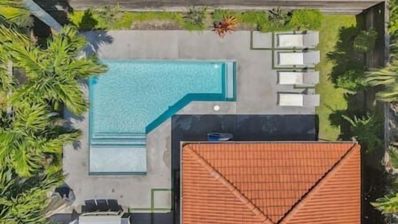 Photo of Outdoor in Hollywood Lakes