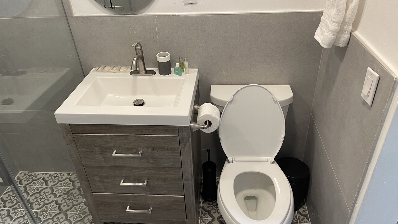 Photo of Bathroom in Hollywood