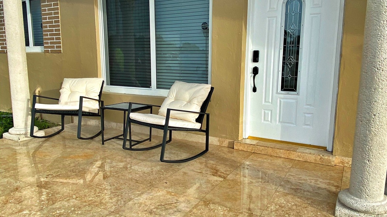 Photo of Patio Balcony in Miami Gardens
