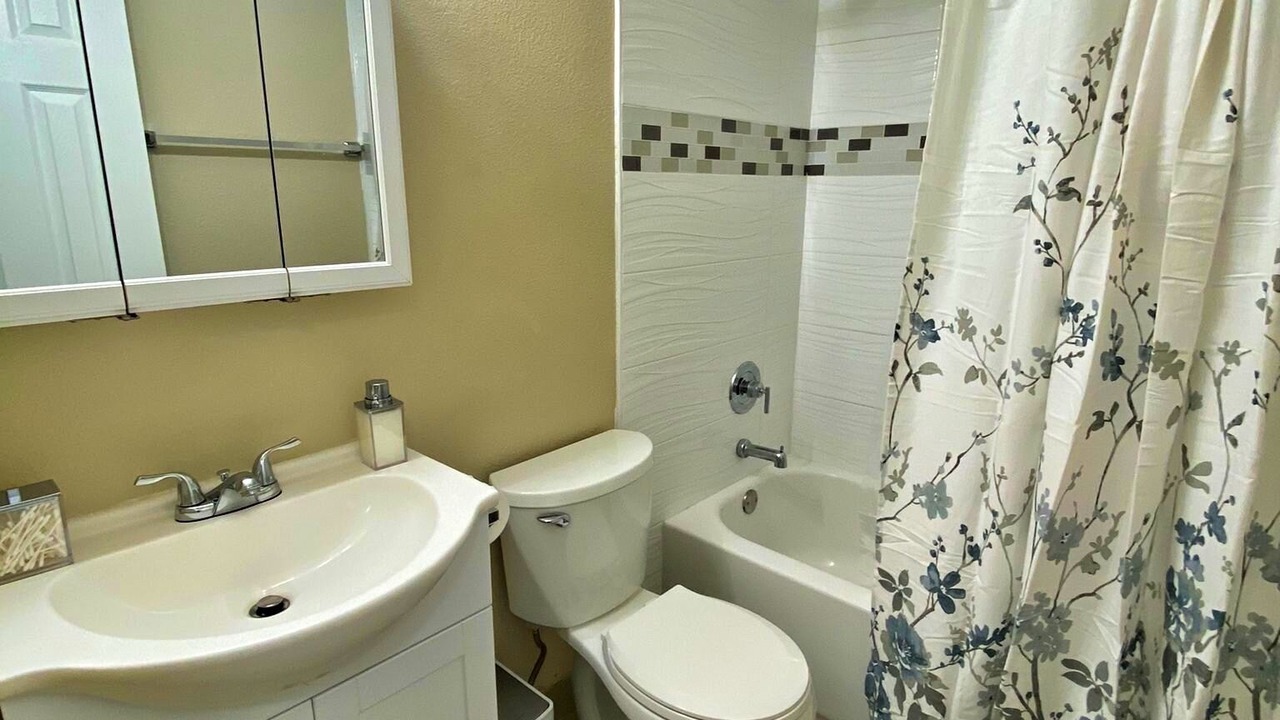 Photo of Bathroom in Miami Gardens