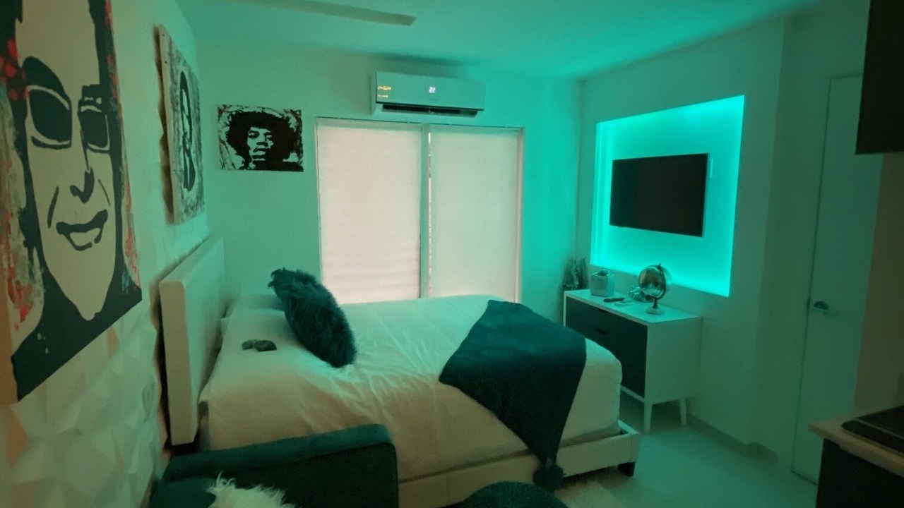 Photo of Bedroom in Downtown Hollywood