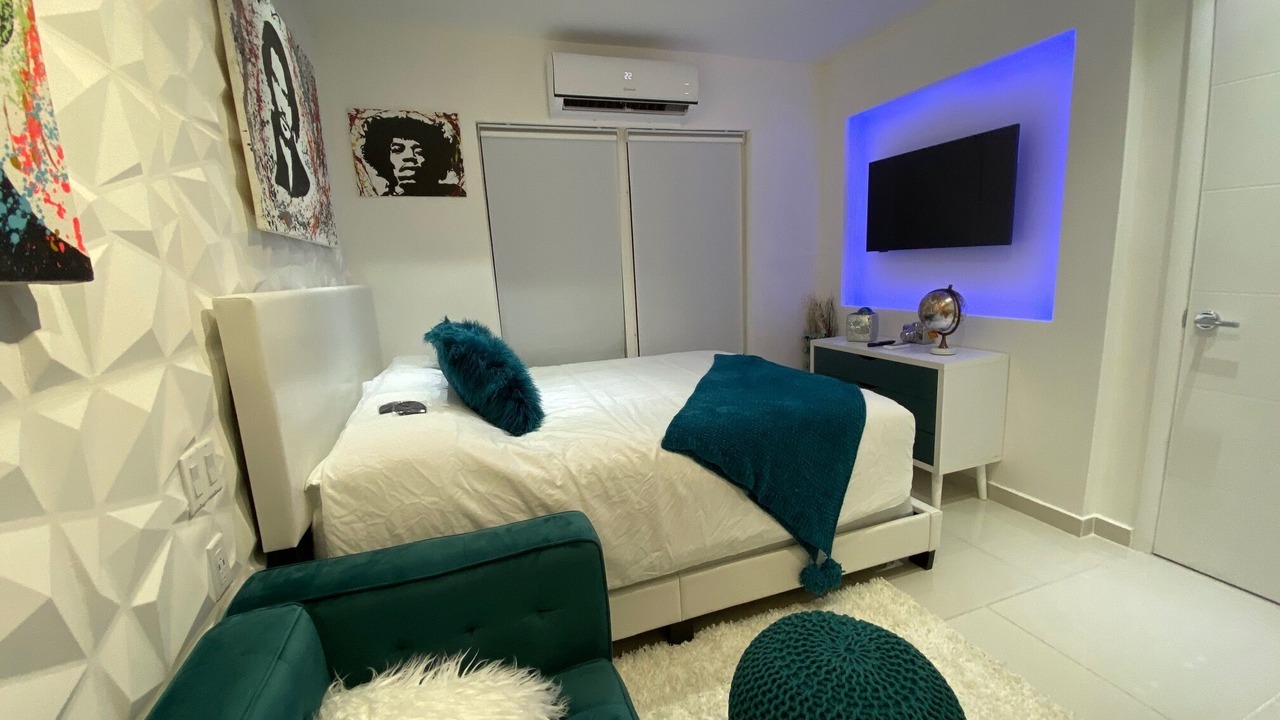 Photo of Bedroom in Downtown Hollywood