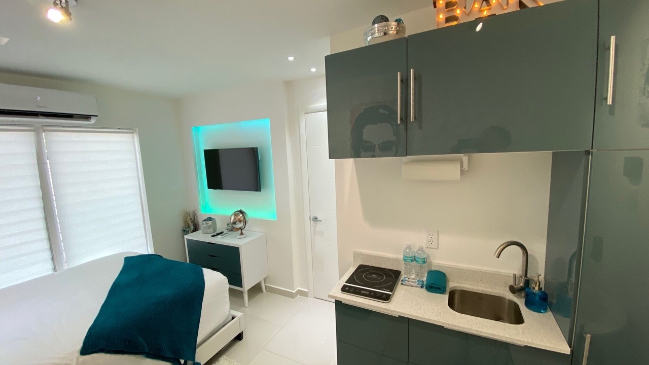 Photo of Bedroom in Downtown Hollywood