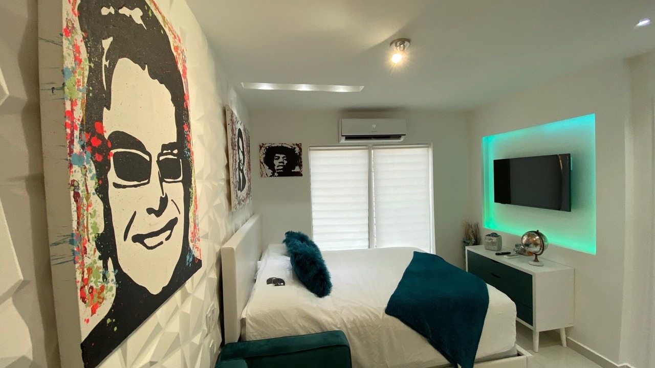 Photo of Bedroom in Downtown Hollywood