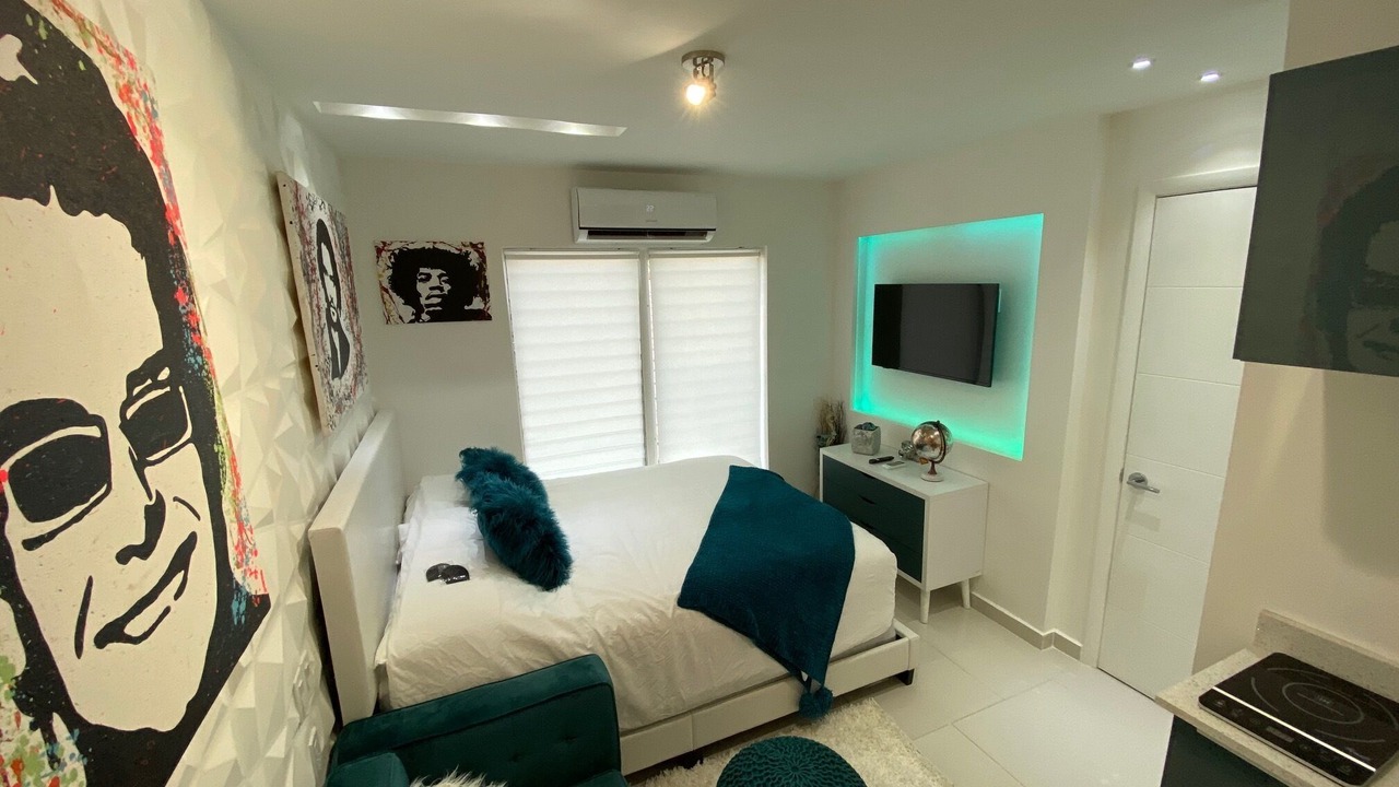 Photo of Bedroom in Downtown Hollywood