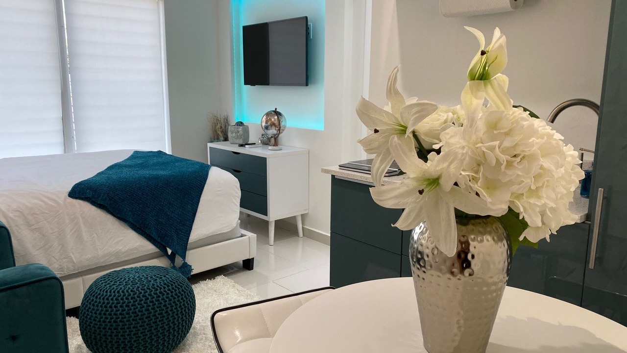 Photo of Bedroom in Downtown Hollywood