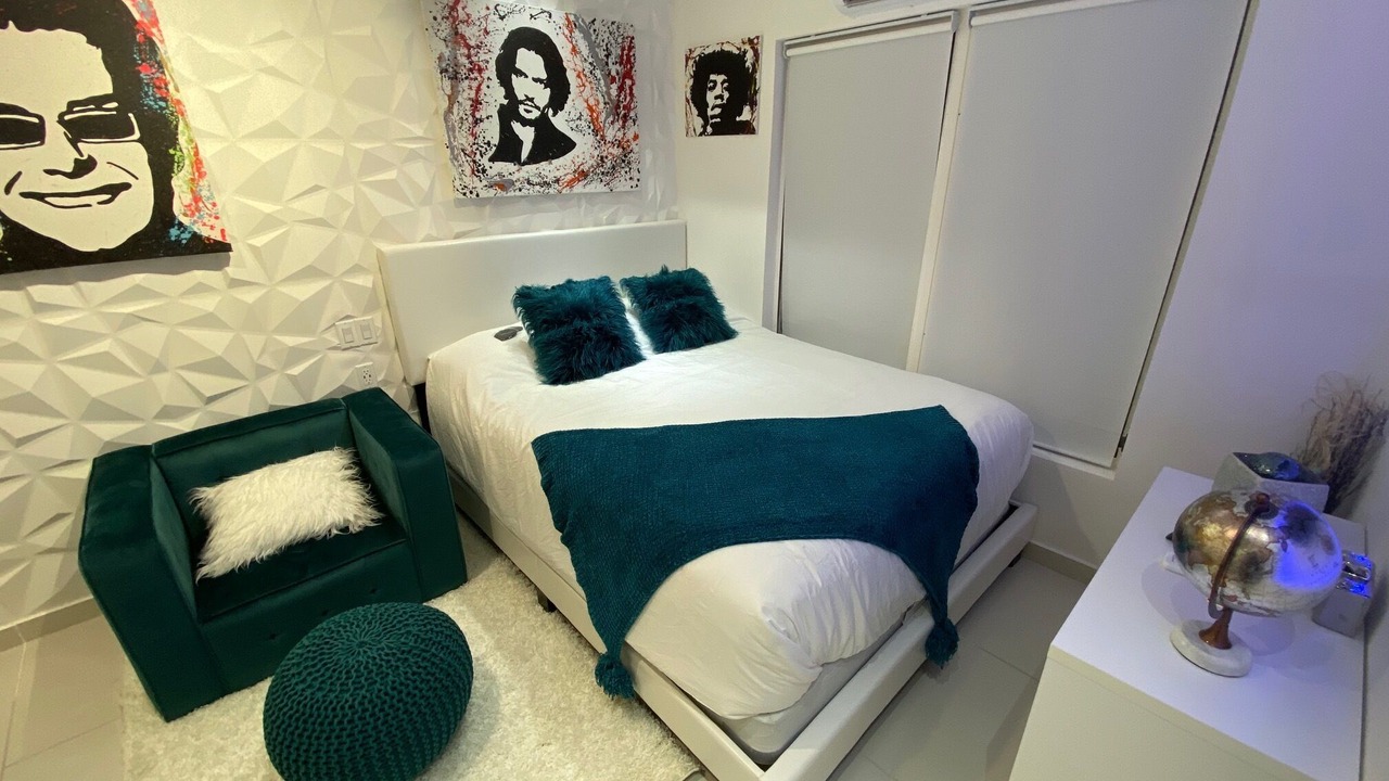 Photo of Bedroom in Downtown Hollywood