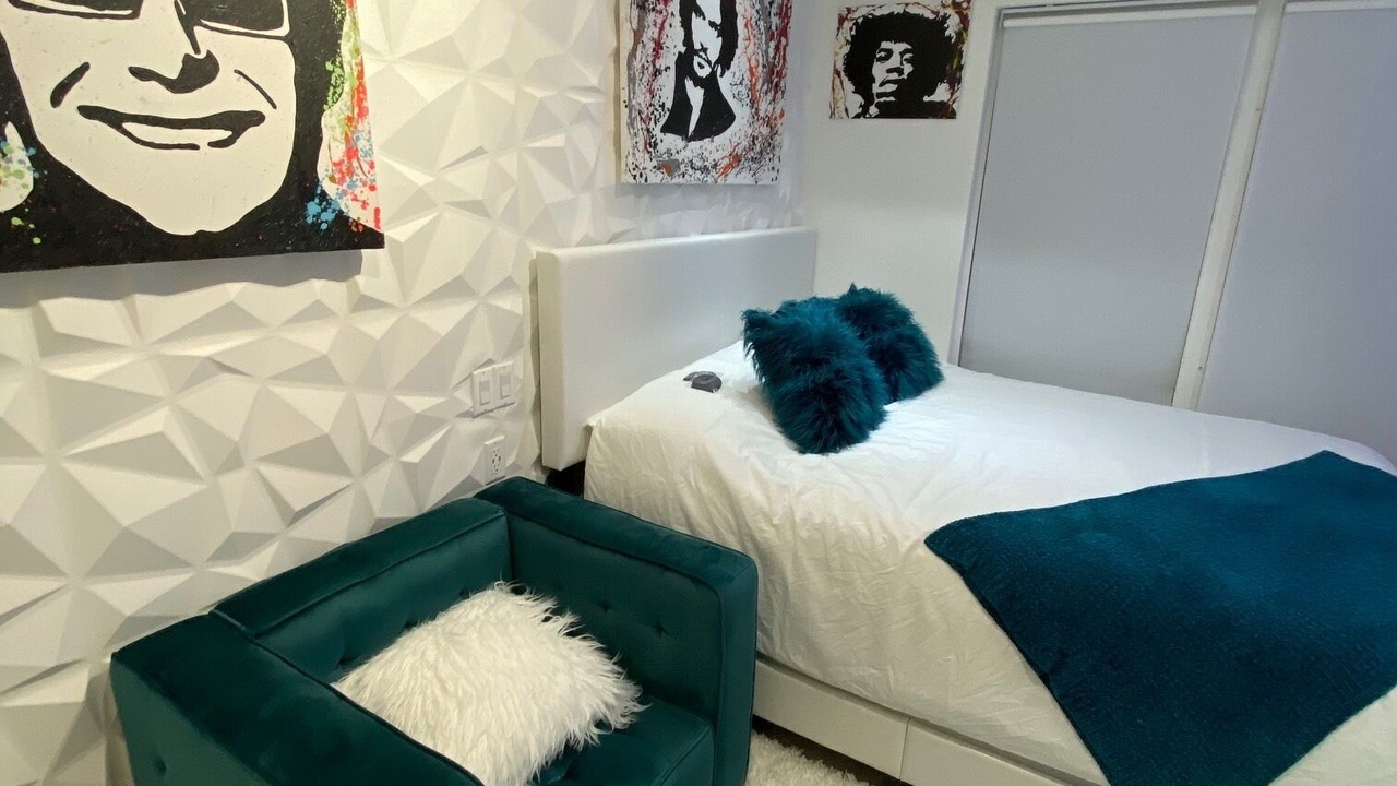Photo of Bedroom in Downtown Hollywood