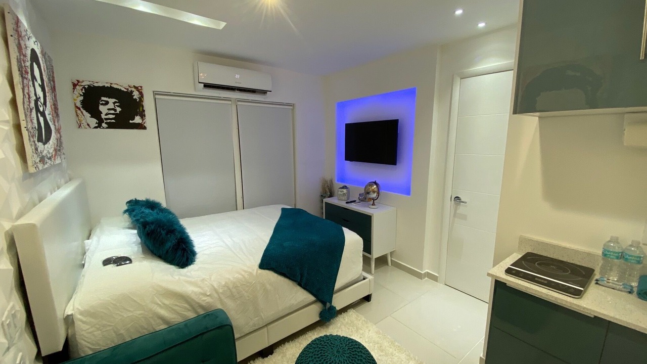 Photo of Bedroom in Downtown Hollywood