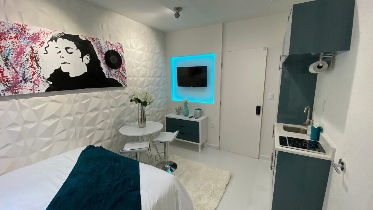 Photo of Bedroom in Downtown Hollywood