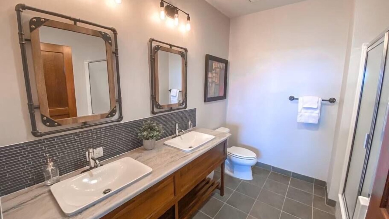 Photo of Bathroom in Edray