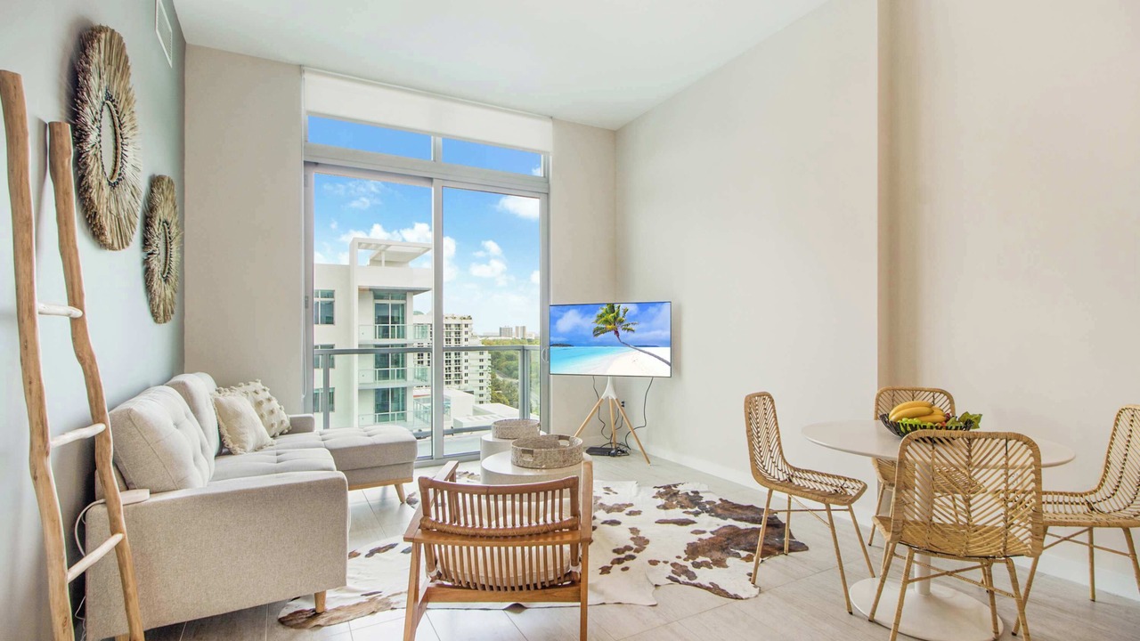Photo of Livingroom in Northeast Miami