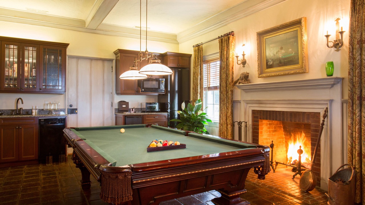 Photo of Bedroom in James Monroe