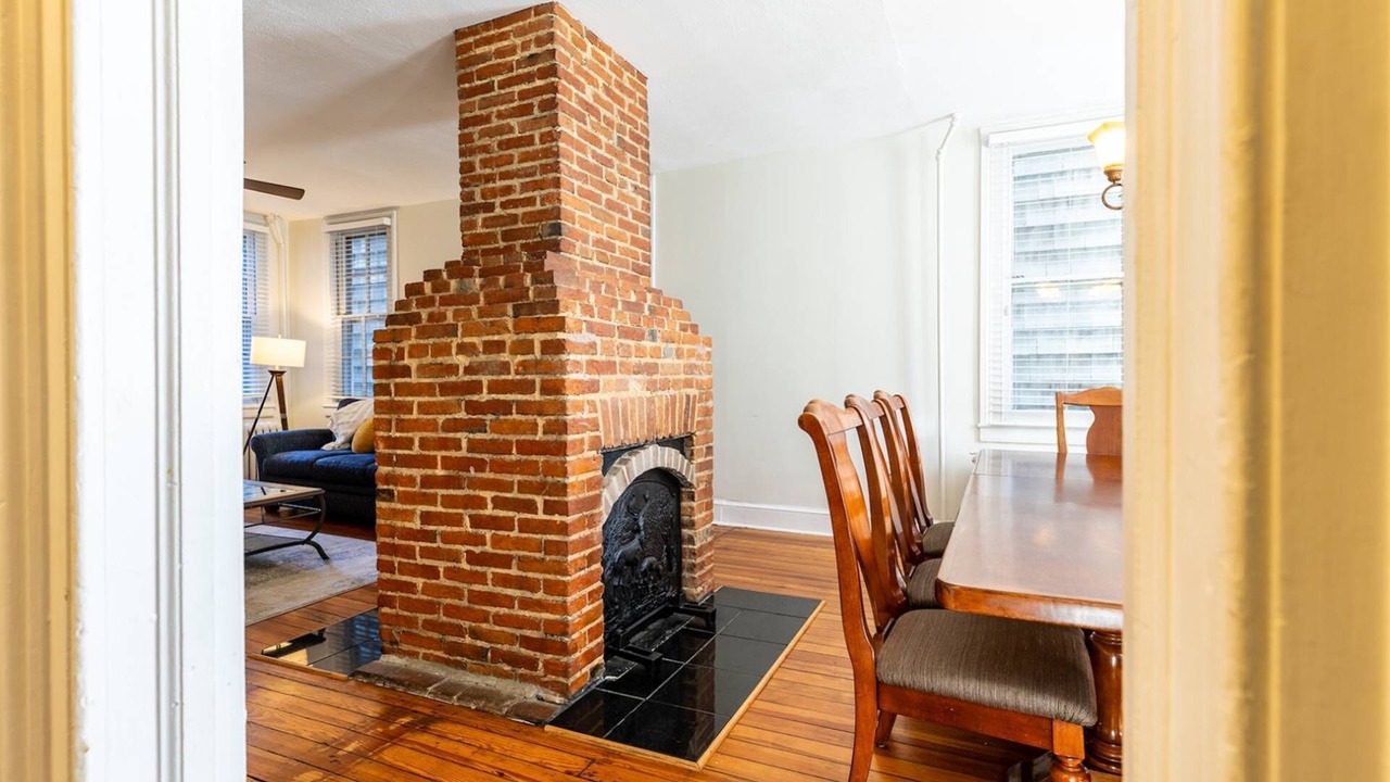 Photo of Livingroom in Historic District