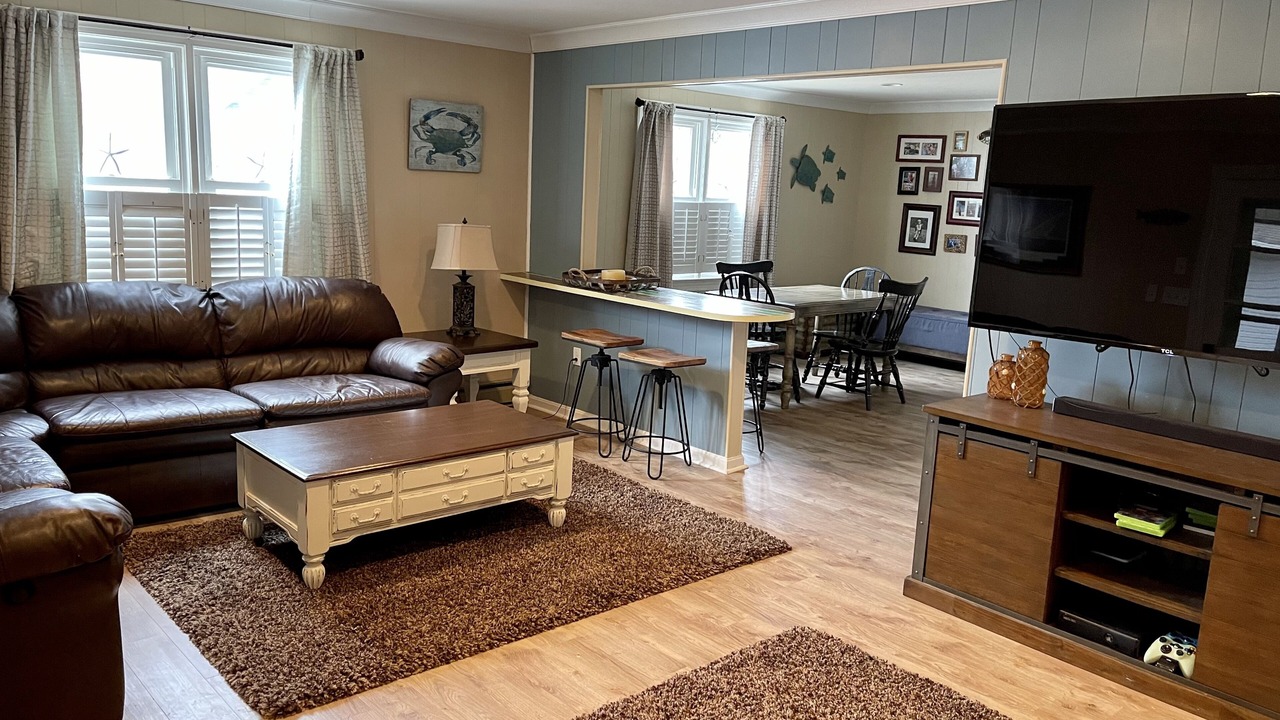 Photo of Livingroom in Colonial Beach