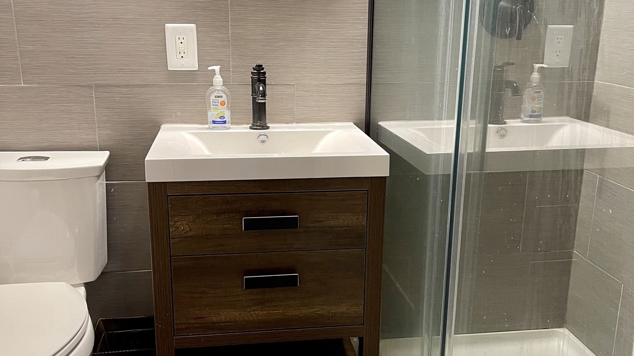 Photo of Bathroom in Colonial Beach